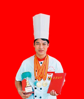 郭春�d高级日本料理师