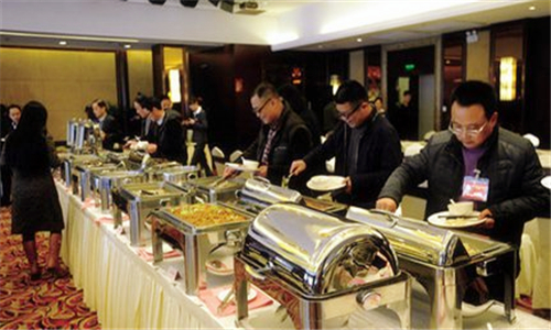 吃自助餐要注意科学安排饮食 - 福建省烹饪职业培训学校