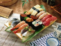 海鲜刺身和寿司拼盘