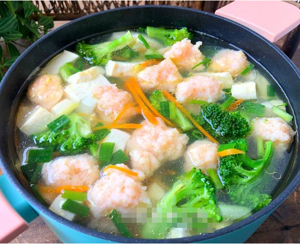 杂蔬豆腐虾滑汤做法