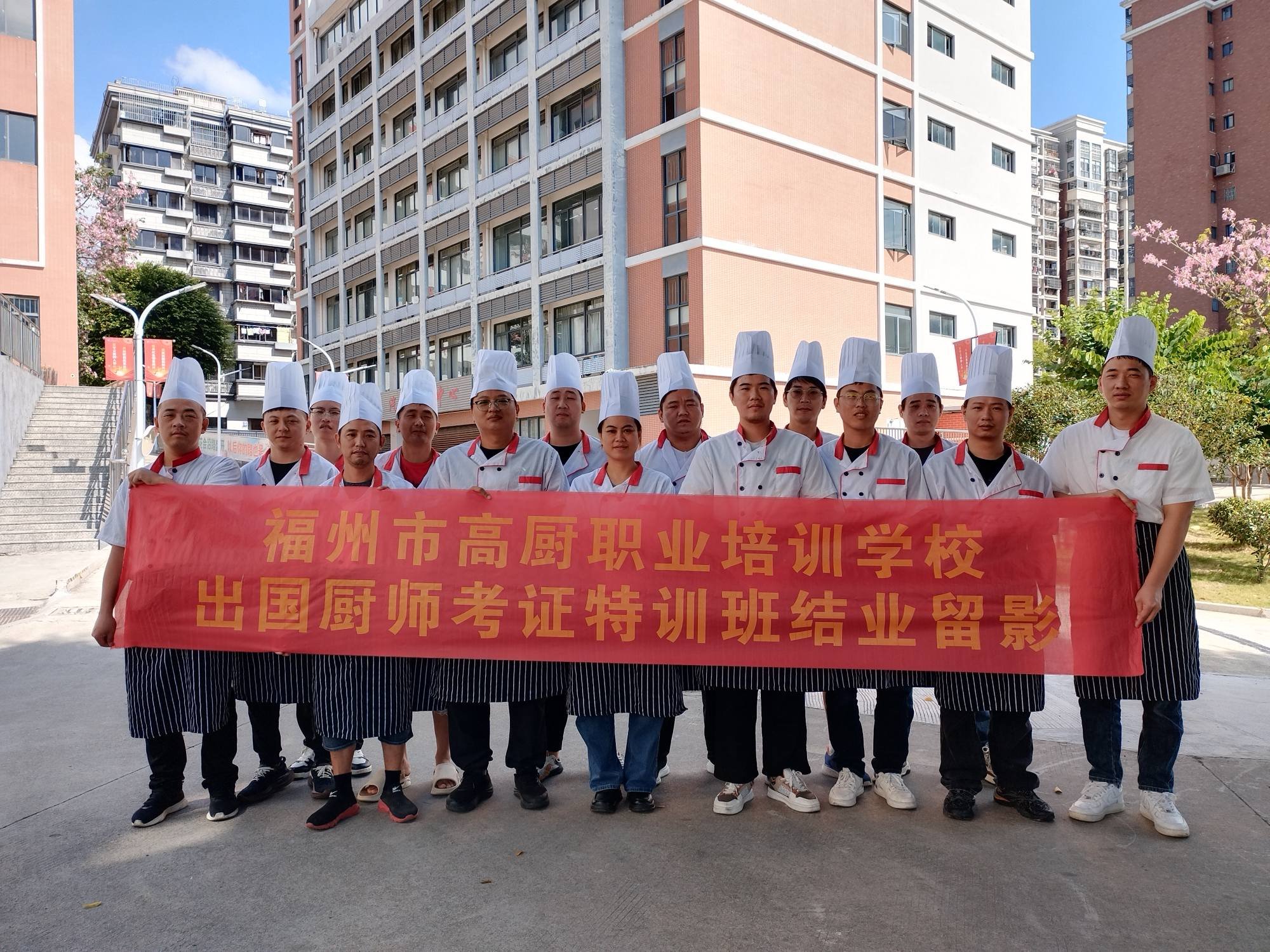 ���������ʦ֤��ָ֤�ϣ�3����ѵ����֤ͨ��10����֤��������