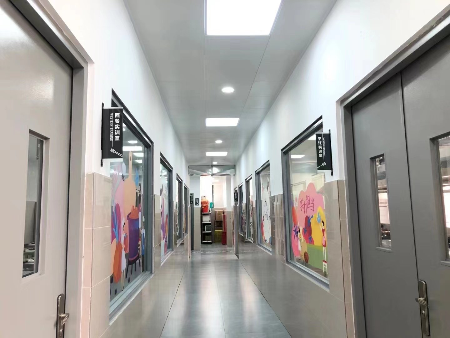 �����и߳�ְҵ��ѵѧУ��һվʽ��ʦ��ѵ������ҵֱ��Ƶ�����